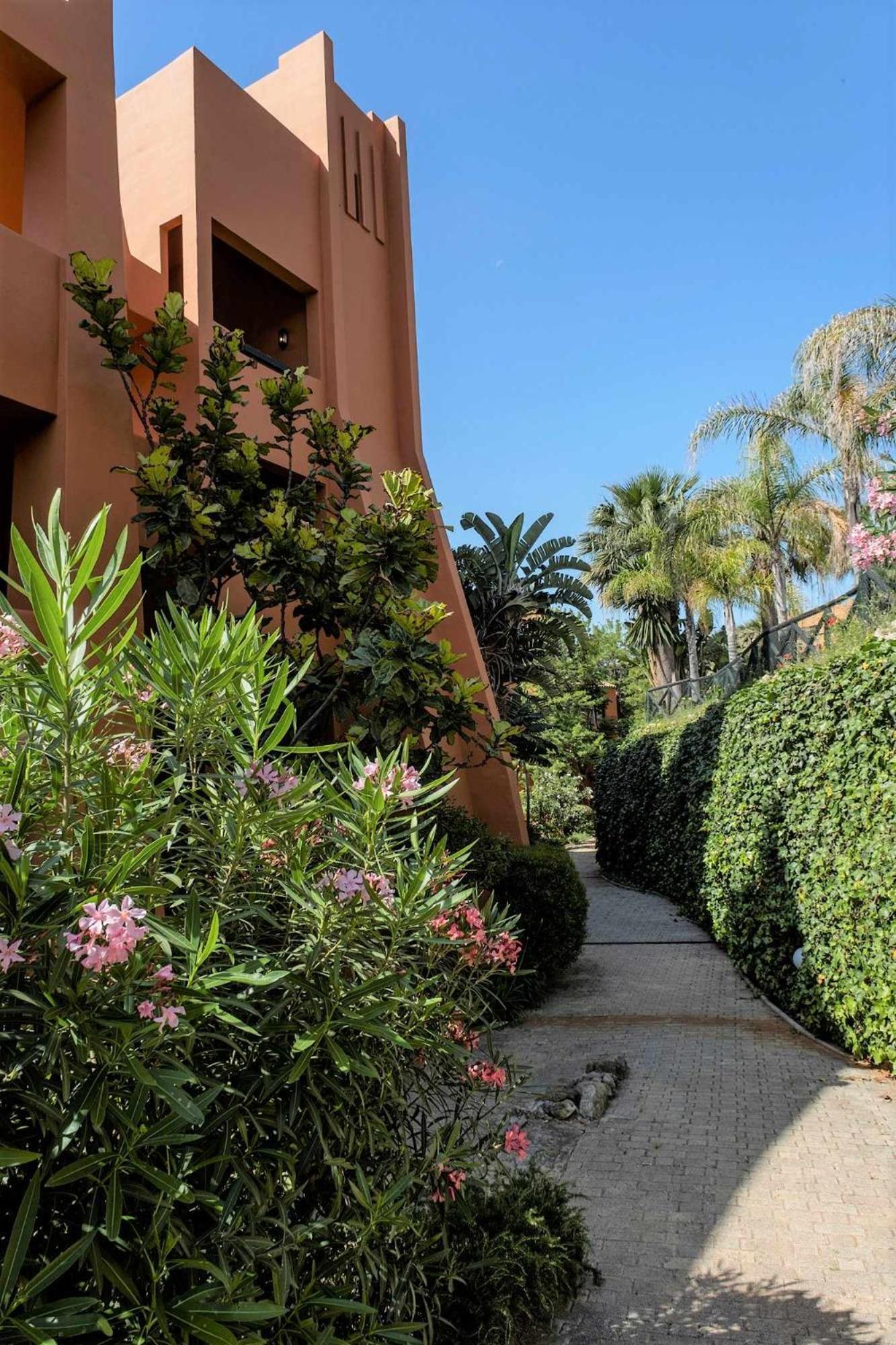 Bougainvillea Bay Estepona Bagian luar foto